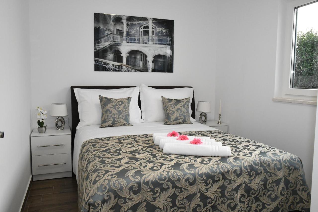 Holiday Luxury Resort Sundance Трогир Экстерьер фото