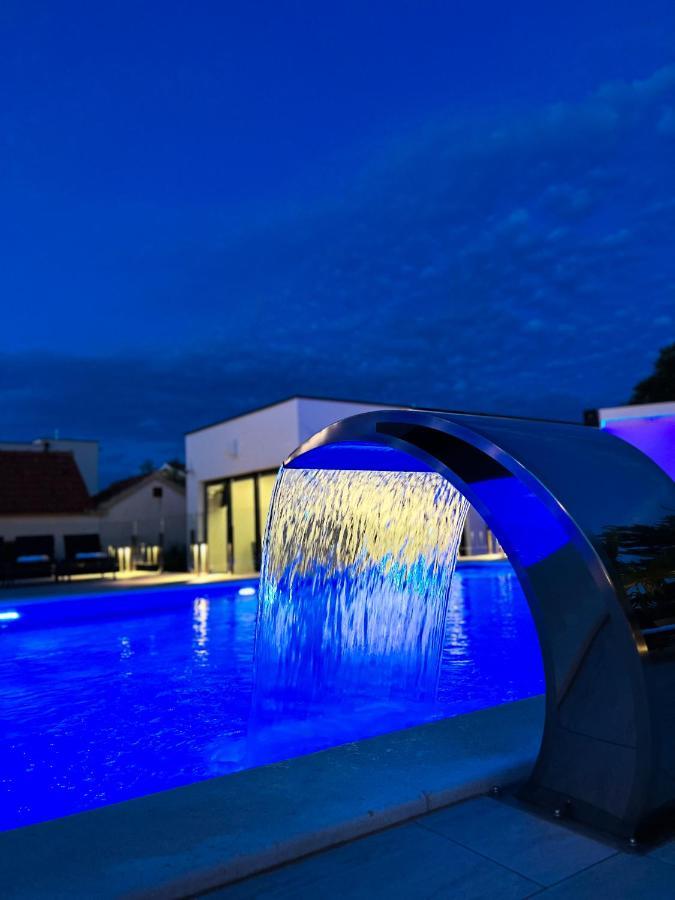 Holiday Luxury Resort Sundance Трогир Экстерьер фото
